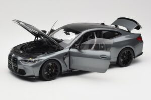 BMW M4 G82 Szürke Metallic Minichamps 1:18 113020124 Fém – 2. kép a 8-ből