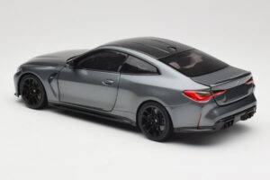 BMW M4 G82 Szürke Metallic Minichamps 1:18 113020124 Fém – 5. kép a 8-ből