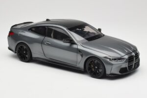 BMW M4 G82 Szürke Metallic Minichamps 1:18 113020124 Fém – 6. kép a 8-ből
