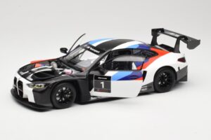 BMW M4 G82 GT3 Presentation 2021 Minichamps 1:18 80435A5D002 Fém – 2. kép a 8-ből