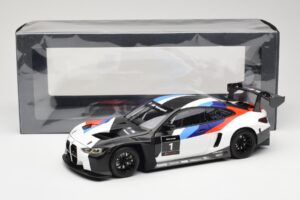 BMW M4 G82 GT3 Presentation 2021 Minichamps 1:18 80435A5D002 Fém – 8. kép a 8-ből