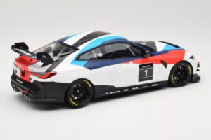 BMW M4 G82 GT4 #1 Presentation 2022 Otto 1:18 OT1228 Gyanta – 2. kép a 6-ből