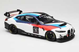 BMW M4 G82 GT4 #1 Presentation 2022 Otto 1:18 OT1228 Gyanta – 4. kép a 6-ből