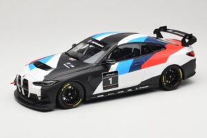 BMW M4 G82 GT4 #1 Presentation 2022 Otto 1:18 OT1228 Gyanta