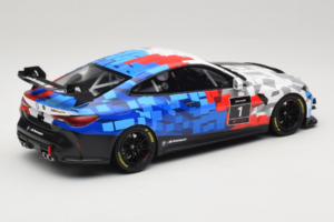 BMW M4 GT4 #1 Presentation 2024 Otto 1:18 OT1125 Gyanta – 2. kép a 6-ből