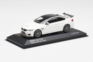 BMW M4 GTS F82 Fehér Szürke Felnikkel Minichamps 1:43 410025221 Fém – 2. kép a 4-ből