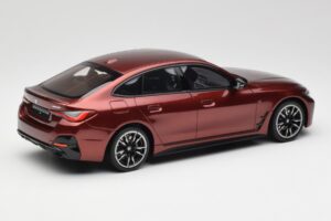 BMW M440i G26 Gran Coupe Aventurine Piros Otto 1:18 OT1075 Gyanta – 2. kép a 6-ből