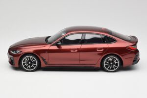BMW M440i G26 Gran Coupe Aventurine Piros Otto 1:18 OT1075 Gyanta – 3. kép a 6-ből