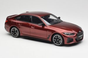 BMW M440i G26 Gran Coupe Aventurine Piros Otto 1:18 OT1075 Gyanta – 4. kép a 6-ből