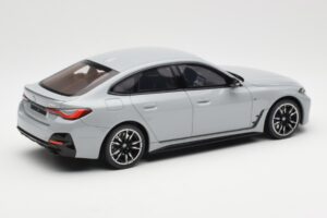 BMW M440i G26 Gran Coupe Brooklyn Szürke Metál Otto 1:18 OT454 Gyanta – 2. kép a 6-ből
