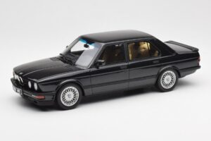 BMW M5 E28 Diamond Fekete Otto 1:18 OT184 Gyanta