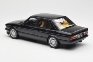 BMW M5 E28 Diamond Fekete Otto 1:18 OT184 Gyanta – 5. kép a 6-ből