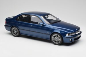BMW M5 E39 Avus Kék Otto 1:12 G073 Gyanta – 4. kép a 6-ből