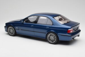 BMW M5 E39 Avus Kék Otto 1:12 G073 Gyanta – 5. kép a 6-ből