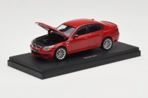 BMW M5 E60 Piros Kyosho 1:43 03503R Fém – 3. kép a 4-ből