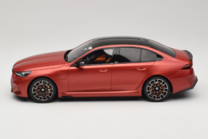 BMW M5 G90 Beach Orange GT Spirit 1:18 GT966 Gyanta – 3. kép a 6-ből