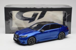 BMW M5 G90 Marina Bay Blue Metallic GT Spirit 1:18 GT507 Gyanta – 6. kép a 6-ből