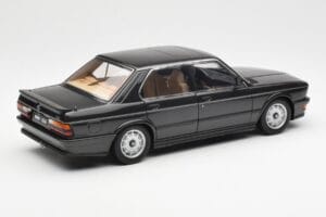 BMW M535i E28 Diamond Fekete AUTOart 1:18 75162 Fém – 3. kép a 8-ből