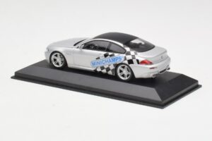 BMW M6 E63 IAA Frankfurt Ezüst Minichamps 1:43 M6001 Fém – 3. kép a 4-ből