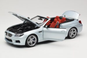 BMW M6 F12 Kabrió Silverstone Silver Paragon 1:18 8043225656 Fém – 2. kép a 8-ből