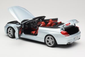 BMW M6 F12 Kabrió Silverstone Silver Paragon 1:18 8043225656 Fém – 5. kép a 8-ből