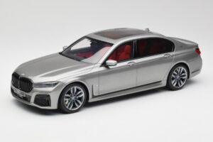 BMW M760i G12 V12 Final Edition Szürke GT Spirit 1:18 GT478 Gyanta