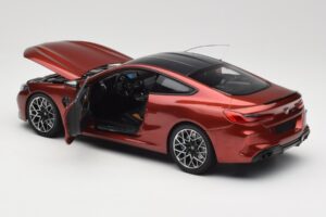 BMW M8 F91 Convertible Storm Bay Metallic Minichamps 1:18 110029020 Fém – 5. kép a 8-ből