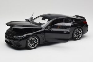 BMW M8 F92 Zafír Fekete Minichamps 1:18 110029021 Fém – 2. kép a 8-ből
