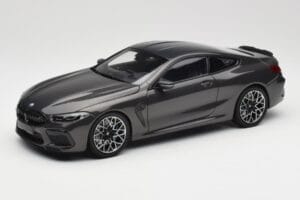BMW M8 F92 Grey Metallic Minichamps 1:18 110029022 Fém