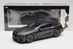 BMW M8 F92 Grey Metallic Minichamps 1:18 110029022 Fém – 8. kép a 8-ből