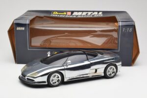 BMW Nazca M12 Chrome Silver Revell 1:18 08916 Fém – 8. kép a 8-ből