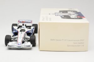 BMW Sauber F1.07 #9 N. Heidfeld Launch Version 2007 Minichamps 1:18 80430426994 Fém – 6. kép a 7-ből