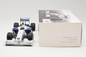 BMW Sauber F1.09 #6 N. Heidfeld Launch Version 2009 Minichamps 1:18 80432154856 Fém – 6. kép a 7-ből