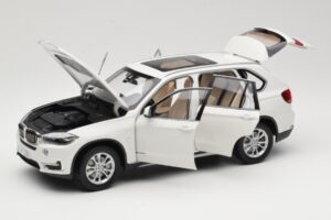 BMW X5 E70 Alpine White Paragon 1:18 PA-97073 Fém – 2. kép a 8-ből