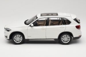 BMW X5 E70 Alpine White Paragon 1:18 PA-97073 Fém – 4. kép a 8-ből