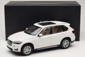 BMW X5 E70 Alpine White Paragon 1:18 PA-97073 Fém – 8. kép a 8-ből