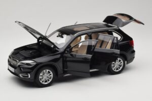 BMW X5 E70 Sapphire Black Paragon 1:18 PA-97071 Fém – 2. kép a 8-ből