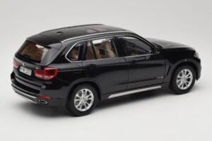 BMW X5 E70 Sapphire Black Paragon 1:18 PA-97071 Fém – 3. kép a 8-ből