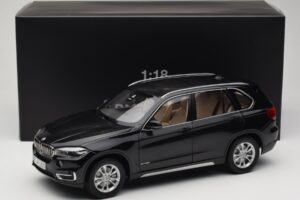 BMW X5 E70 Sapphire Black Paragon 1:18 PA-97071 Fém – 8. kép a 8-ből