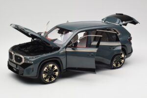 BMW XM G09 Isle of Man Green Minichamps 1:18 110023300 Fém – 2. kép a 8-ből