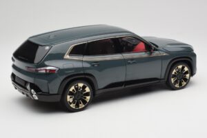 BMW XM G09 Isle of Man Green Minichamps 1:18 110023300 Fém – 3. kép a 8-ből