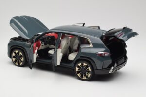 BMW XM G09 Isle of Man Green Minichamps 1:18 110023300 Fém – 5. kép a 8-ből