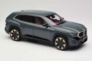 BMW XM G09 Isle of Man Green Minichamps 1:18 110023300 Fém – 6. kép a 8-ből
