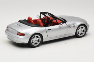 BMW Z3 Kabrió Ezüst UT Models 1:18 20402 Fém – 3. kép a 8-ből