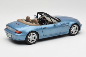 BMW Z3 E36/7 James Bond Goldeneye Kék Metál UT Models 1:18 180024336 Fém – 3. kép a 8-ből