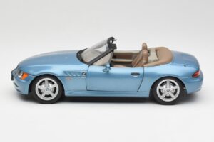 BMW Z3 E36/7 James Bond Goldeneye Kék Metál UT Models 1:18 180024336 Fém – 4. kép a 8-ből