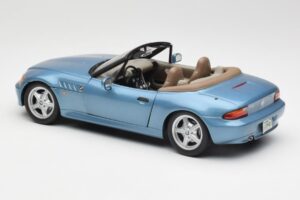 BMW Z3 E36/7 James Bond Goldeneye Kék Metál UT Models 1:18 180024336 Fém – 7. kép a 8-ből
