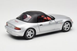 BMW Z3 Roadster 1.8 Ezüst UT Models 1:18 20404 Fém – 3. kép a 8-ből