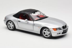 BMW Z3 Roadster 1.8 Ezüst UT Models 1:18 20404 Fém – 6. kép a 8-ből