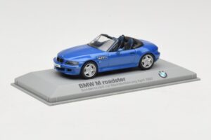 BMW Z3 Roadster 2.8 Kék Minichamps 1:43 BMW003 Fém – 2. kép a 4-ből